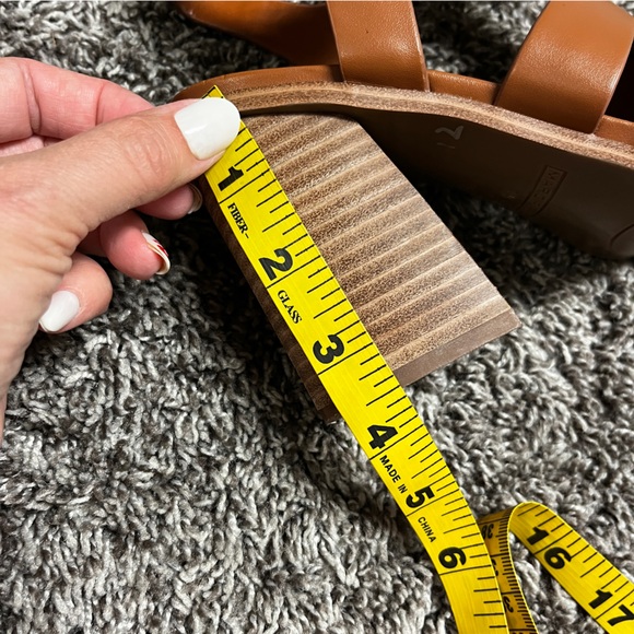 Marc Fisher Women's Fynlee Heeled Sandal Womens Size 7.5 Brown Square Toe - Picture 9 of 9